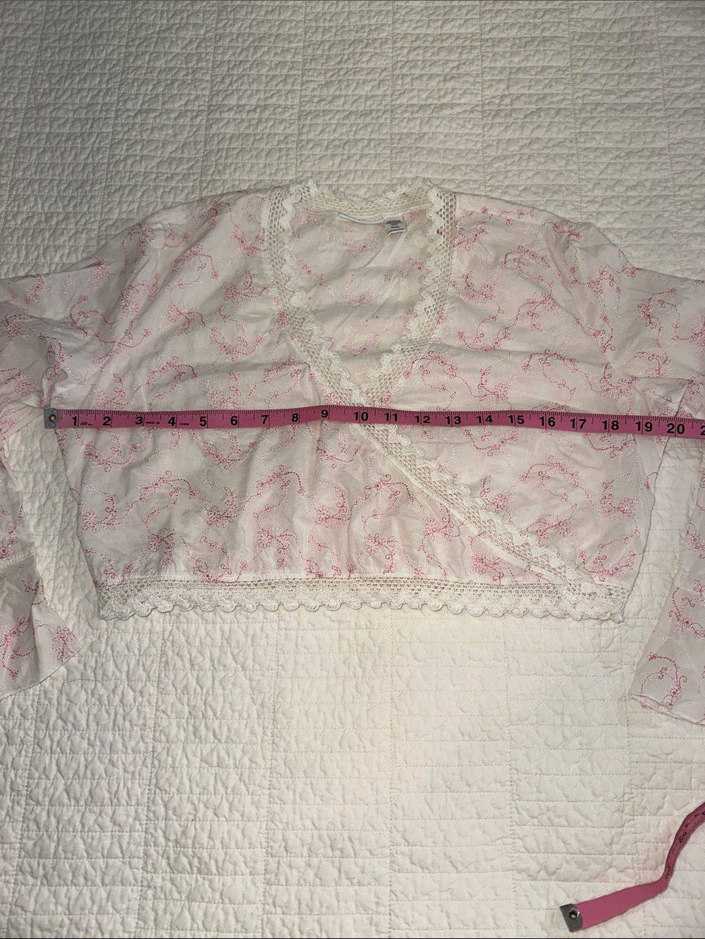 Limited Too XXL (women’s small) Y2K crop top lace Embroidered Bell Sleeve - Picture 4 of 6